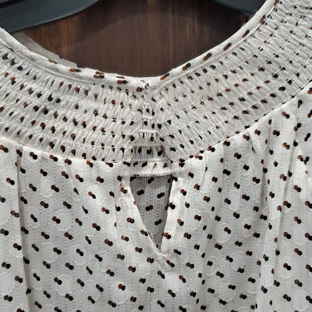 Express White Top - Picture 5 of 8
